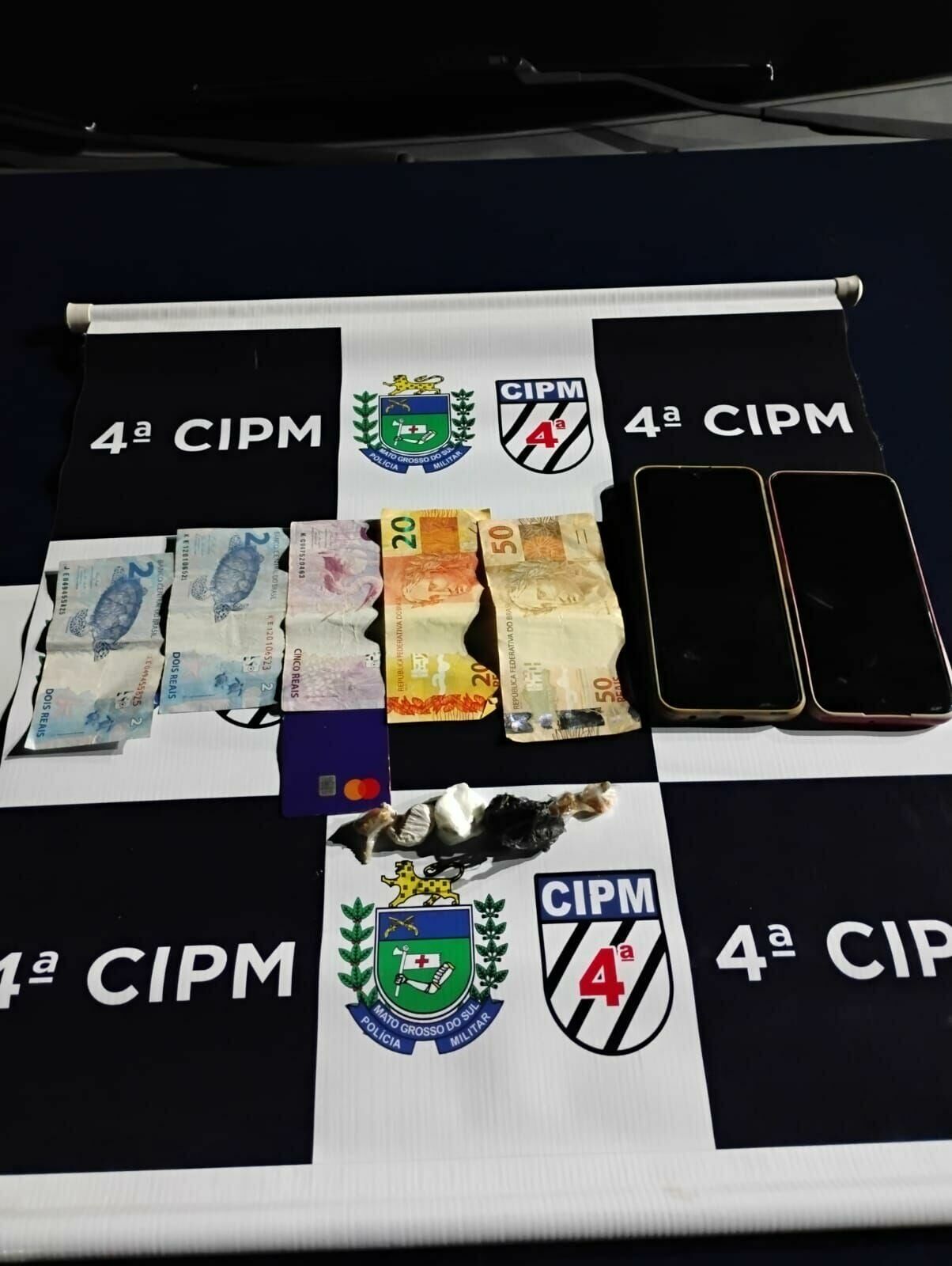 Imagem de compartilhamento para o artigo Tráfico no Bairro Sibipiruna termina com quatro presos em ações da PM em Chapadão do Sul da MS Todo dia